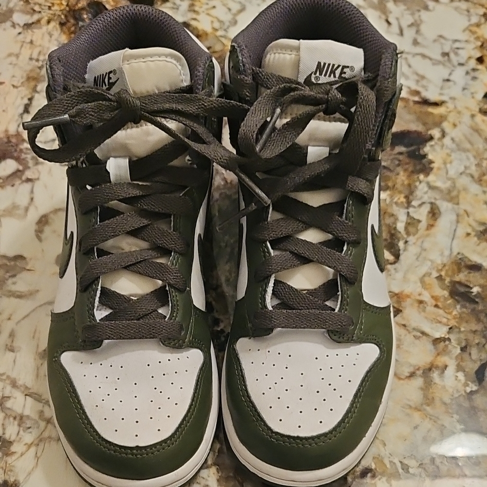 Nike Kids Sneakers - Forest Green and White